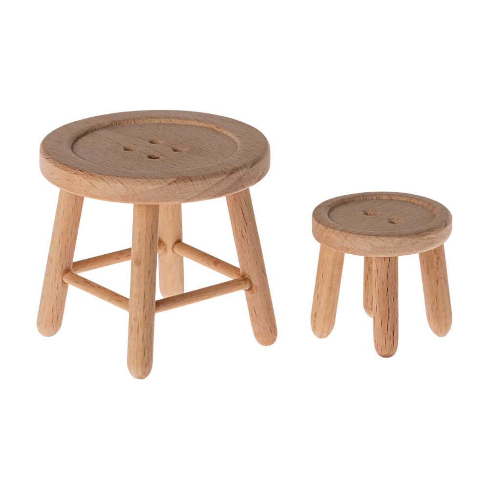 Tisch und Hocker von Maileg für die Mäuse