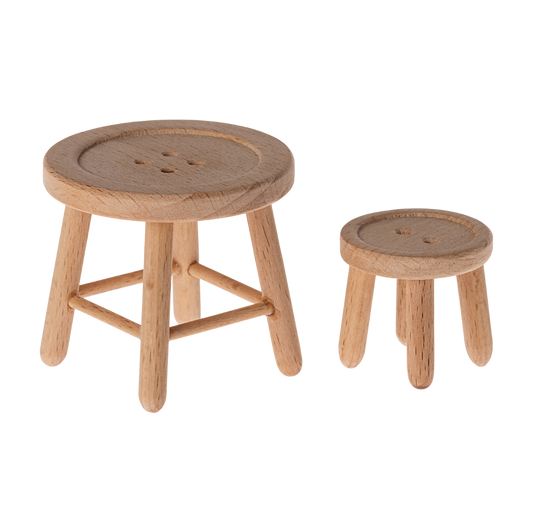 Tisch und Hocker von Maileg für die Mäuse