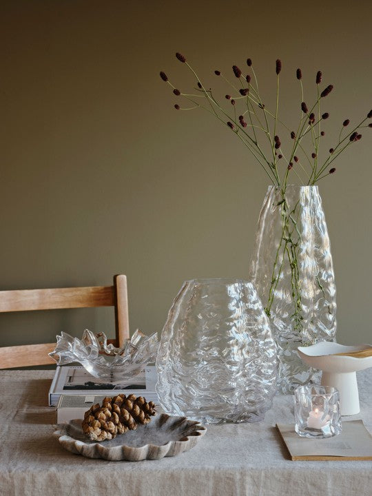 Vase Milla von Broste Copenhagen aus welligem Glas.