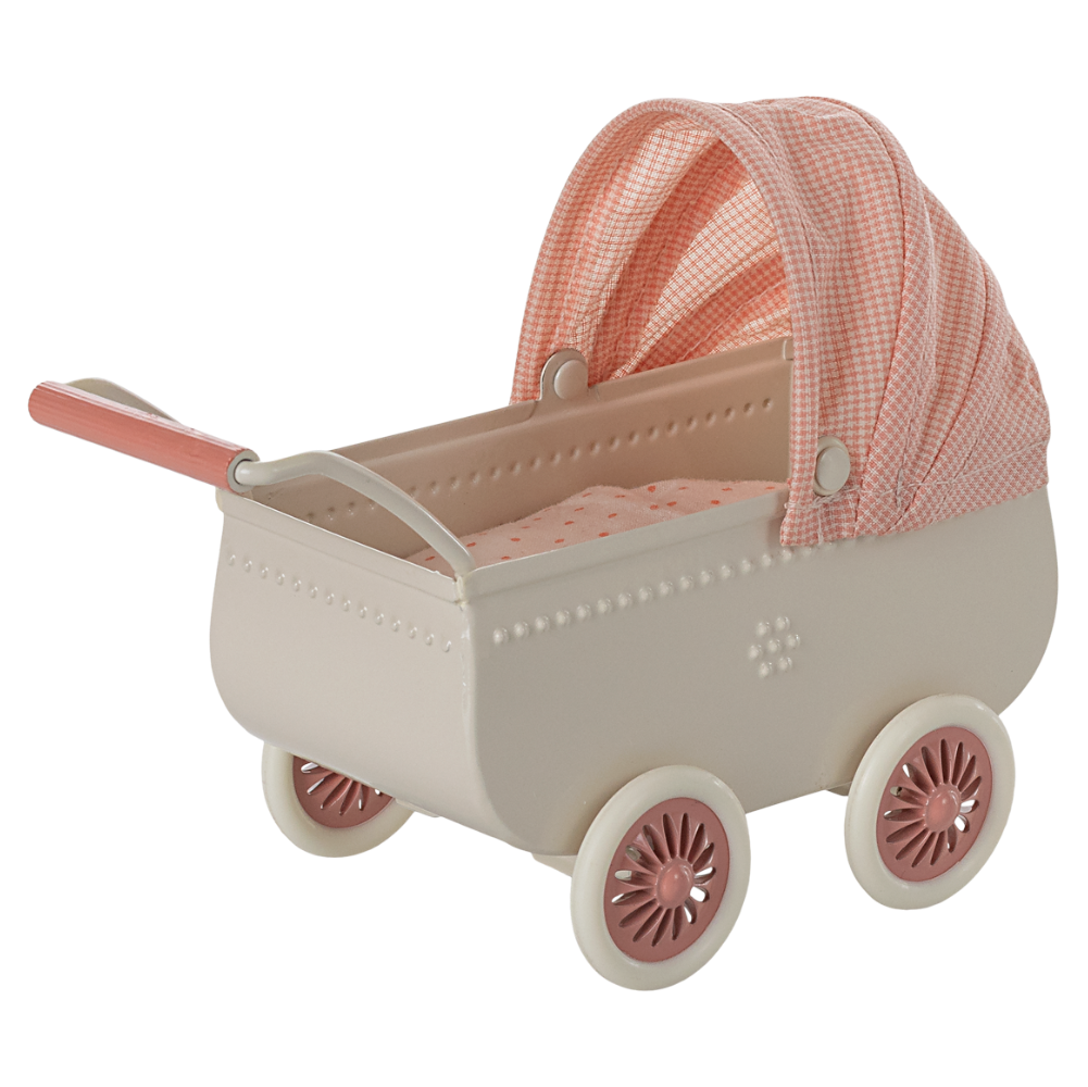 Nostalgischer Miniaturpuppenwagen für die Mäuse von Maileg mit rosa Stoff.
